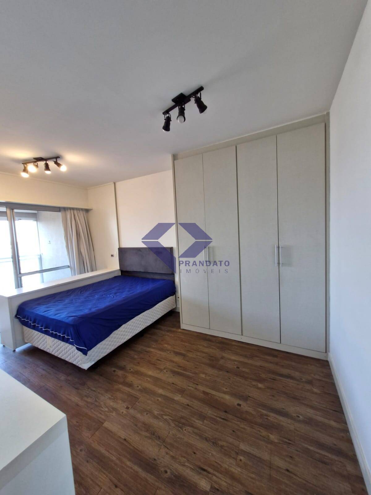 Apartamento à venda com 1 quarto, 34m² - Foto 1