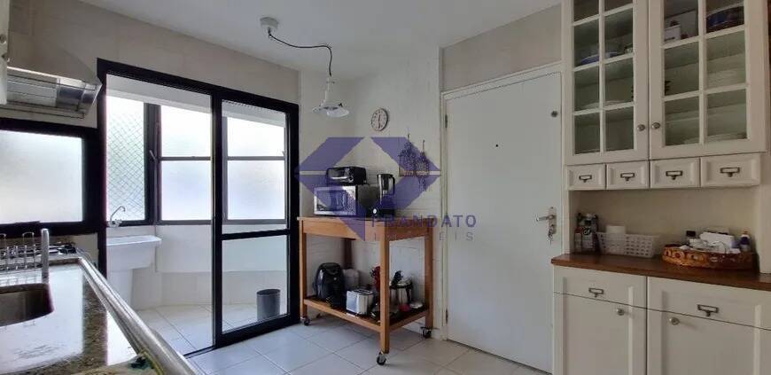 Apartamento à venda com 3 quartos, 156m² - Foto 3