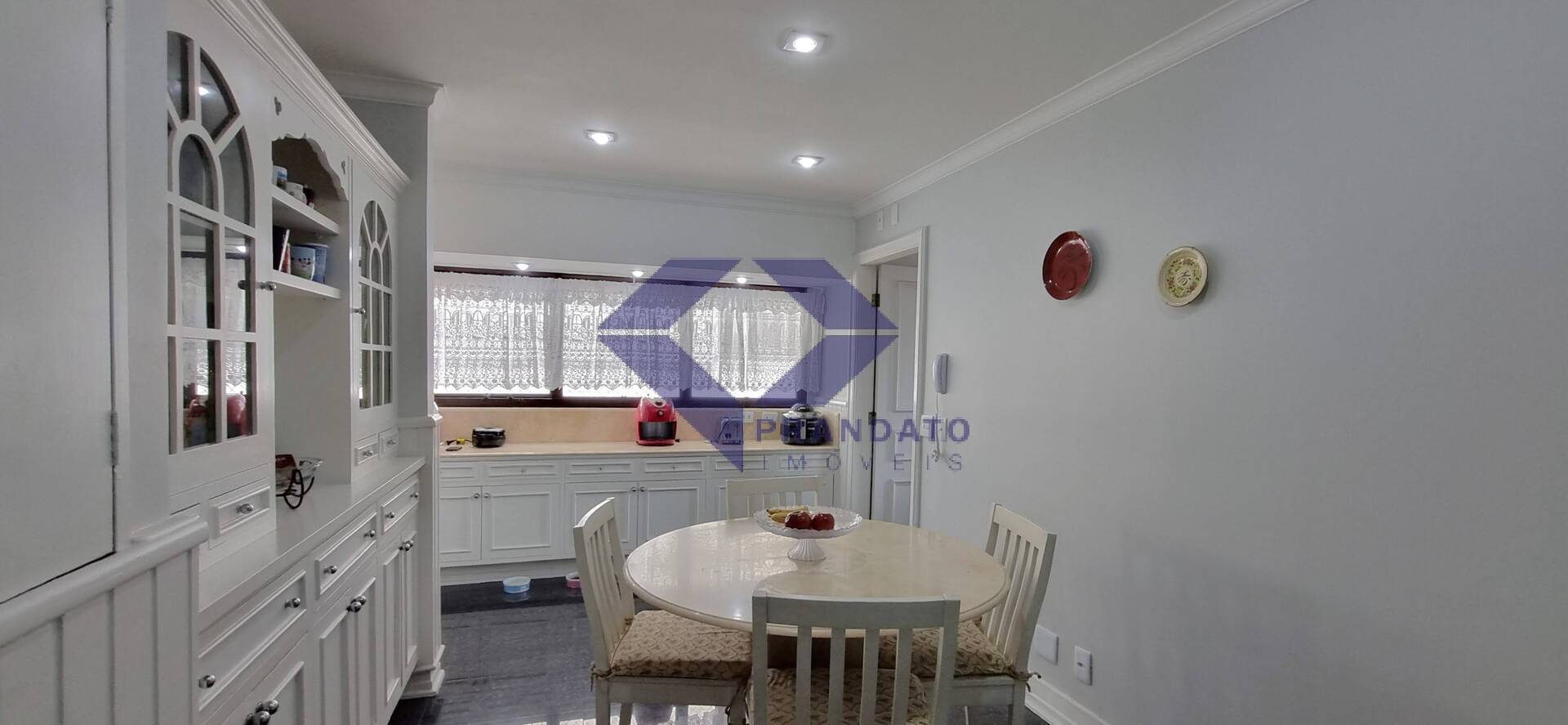 Apartamento à venda com 3 quartos, 181m² - Foto 9