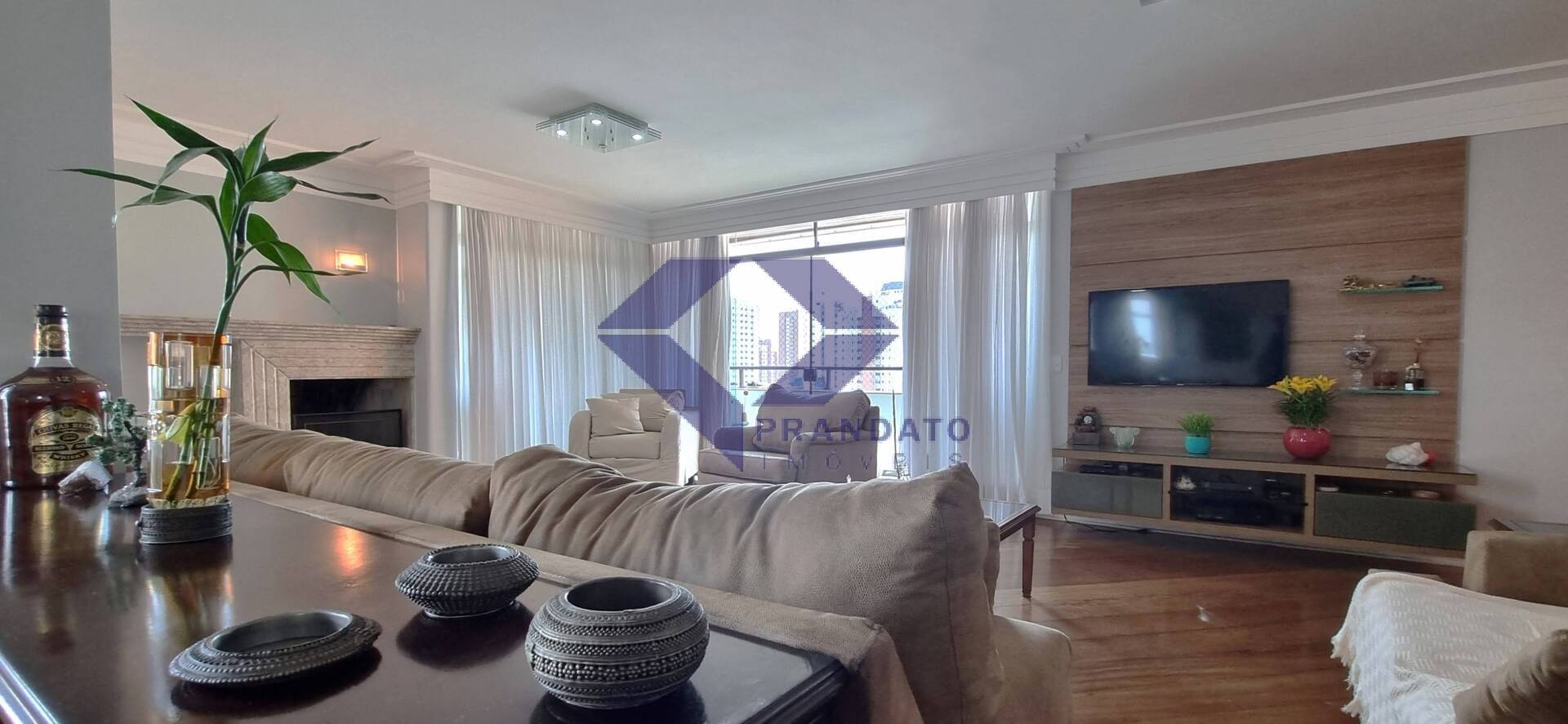 Apartamento à venda com 3 quartos, 181m² - Foto 1