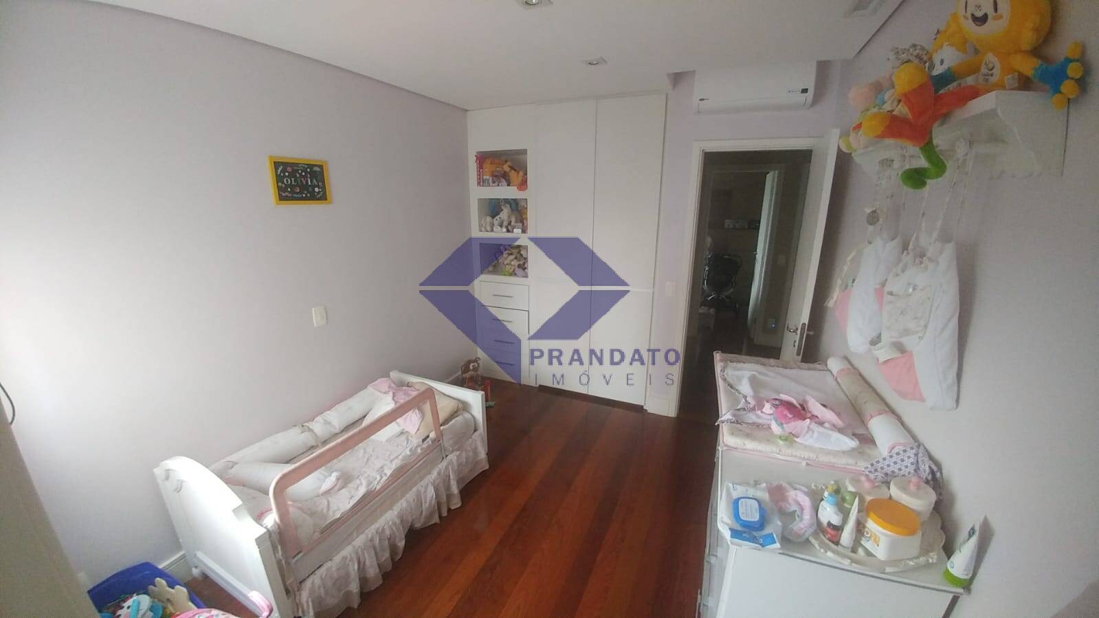 Apartamento para alugar com 3 quartos, 180m² - Foto 11