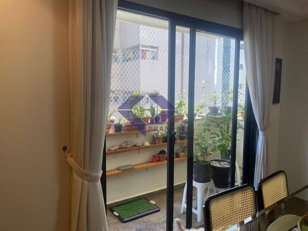 Apartamento à venda com 3 quartos, 98m² - Foto 4