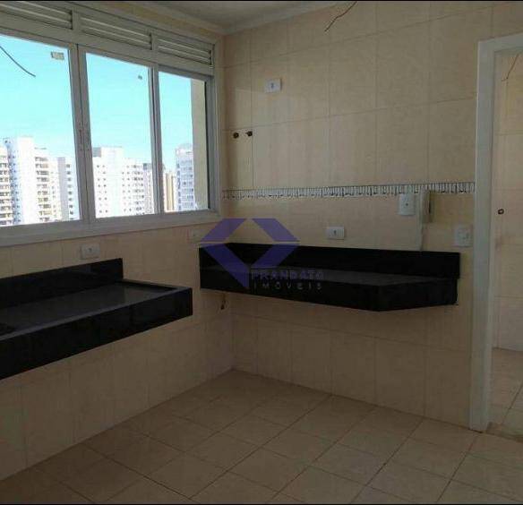 Apartamento à venda com 4 quartos, 161m² - Foto 9