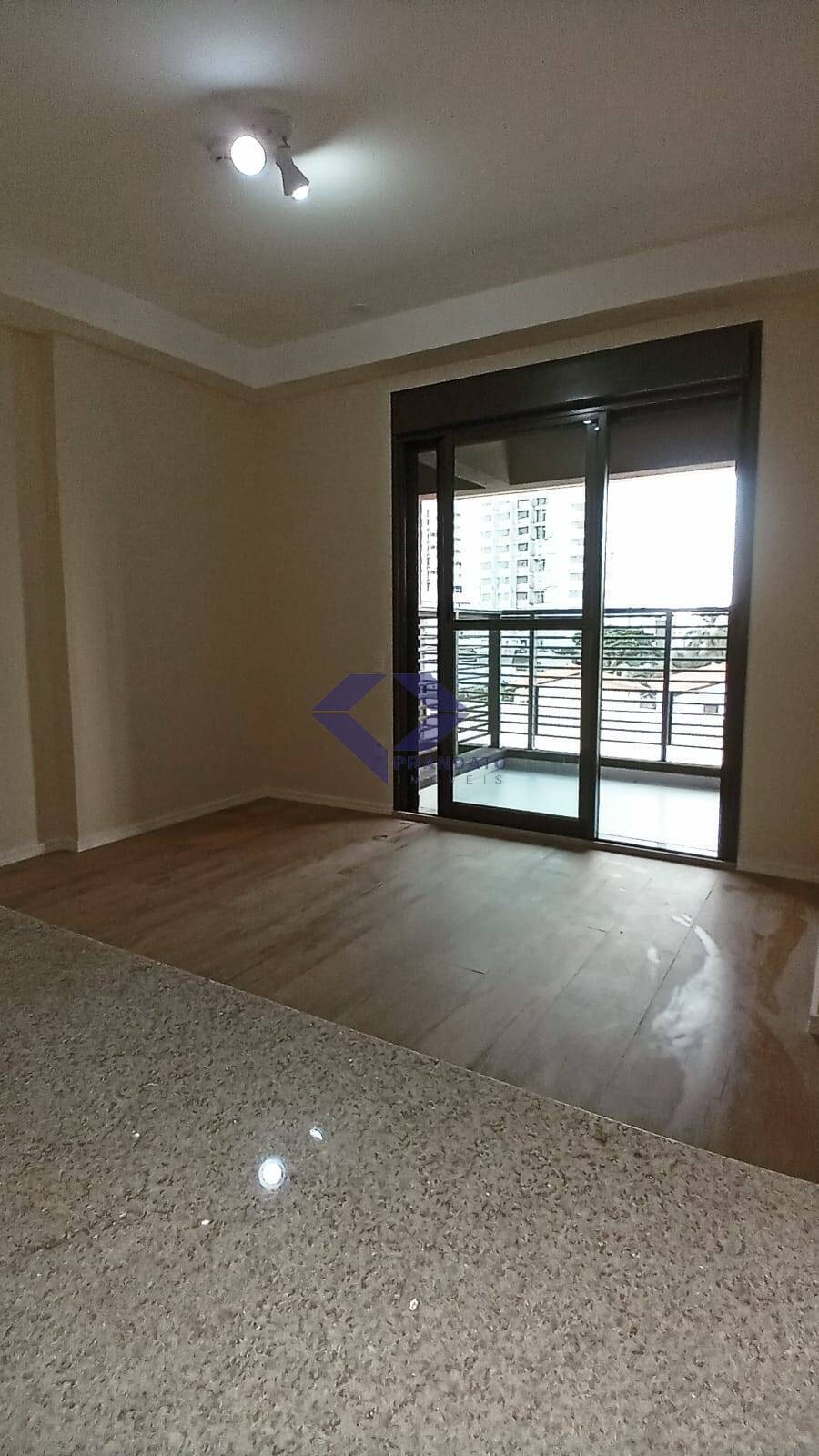 Apartamento à venda com 1 quarto, 40m² - Foto 2