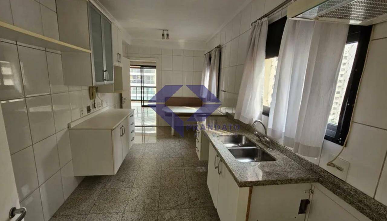 Apartamento à venda com 3 quartos, 167m² - Foto 6