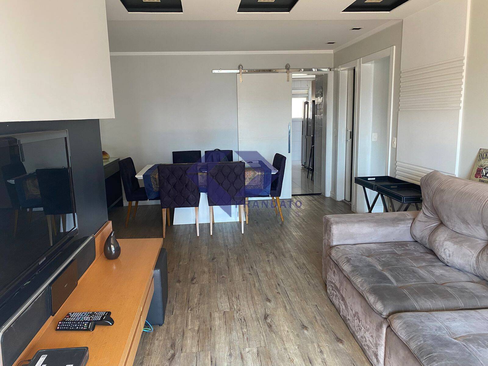 Apartamento à venda com 3 quartos, 104m² - Foto 2