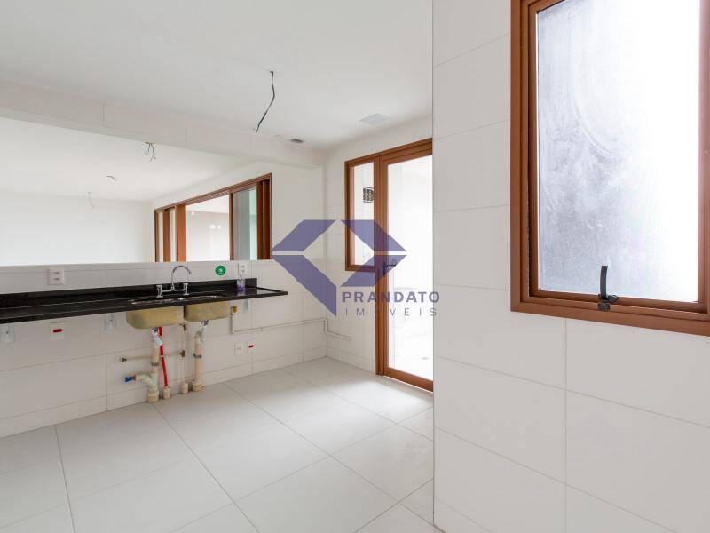 Apartamento à venda com 3 quartos, 145m² - Foto 13