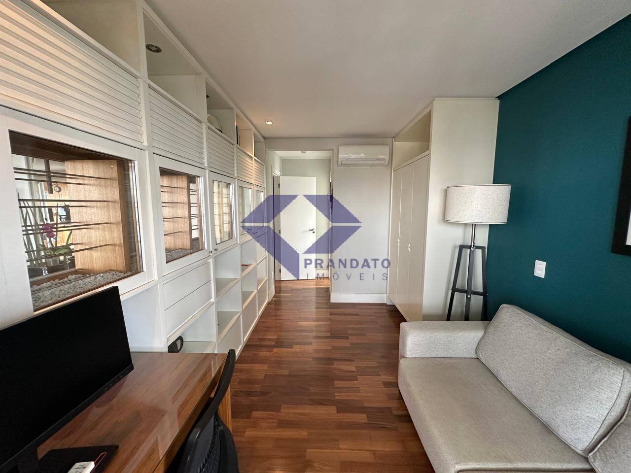 Apartamento à venda com 4 quartos, 216m² - Foto 8