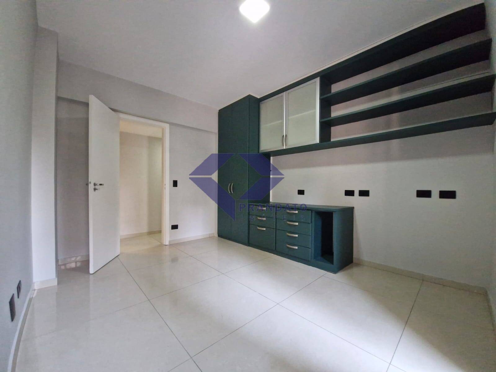 Apartamento à venda com 4 quartos, 216m² - Foto 17