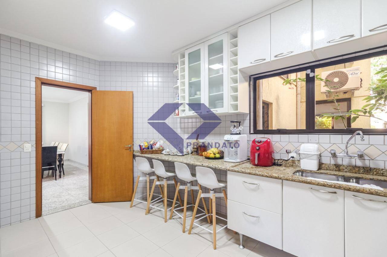 Casa à venda com 4 quartos, 350m² - Foto 8