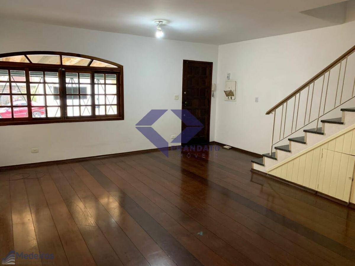 Casa à venda com 3 quartos, 138m² - Foto 1