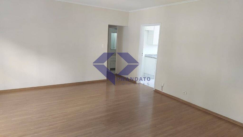 Apartamento à venda com 3 quartos, 150m² - Foto 2