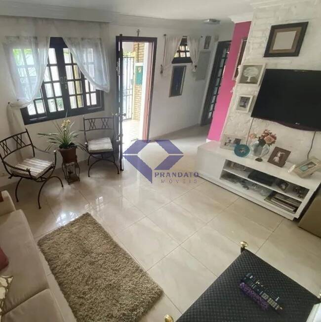 Casa à venda com 3 quartos, 190m² - Foto 2