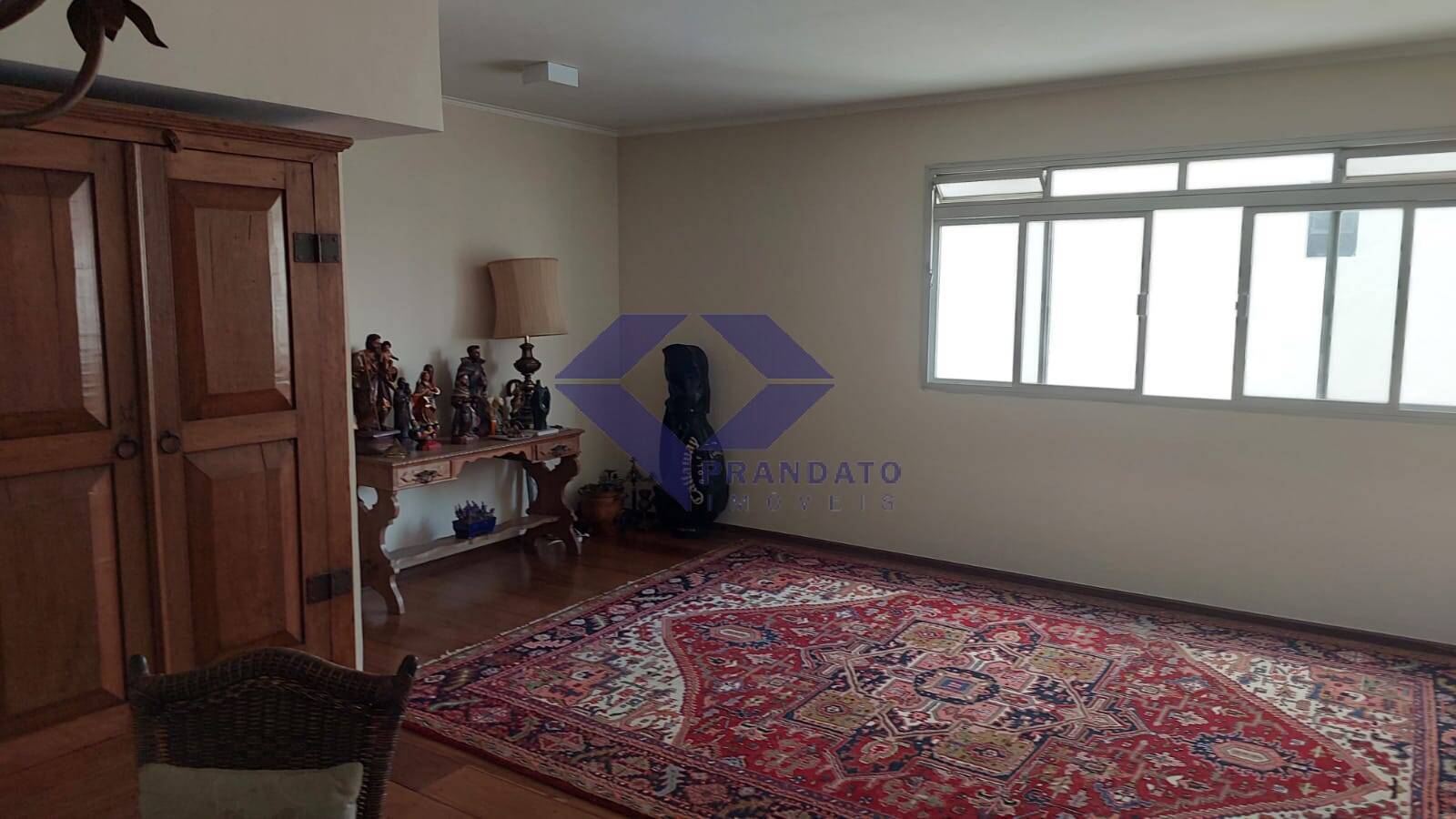 Apartamento à venda com 3 quartos, 130m² - Foto 2