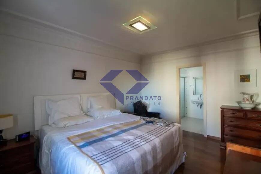 Apartamento à venda com 4 quartos, 220m² - Foto 17