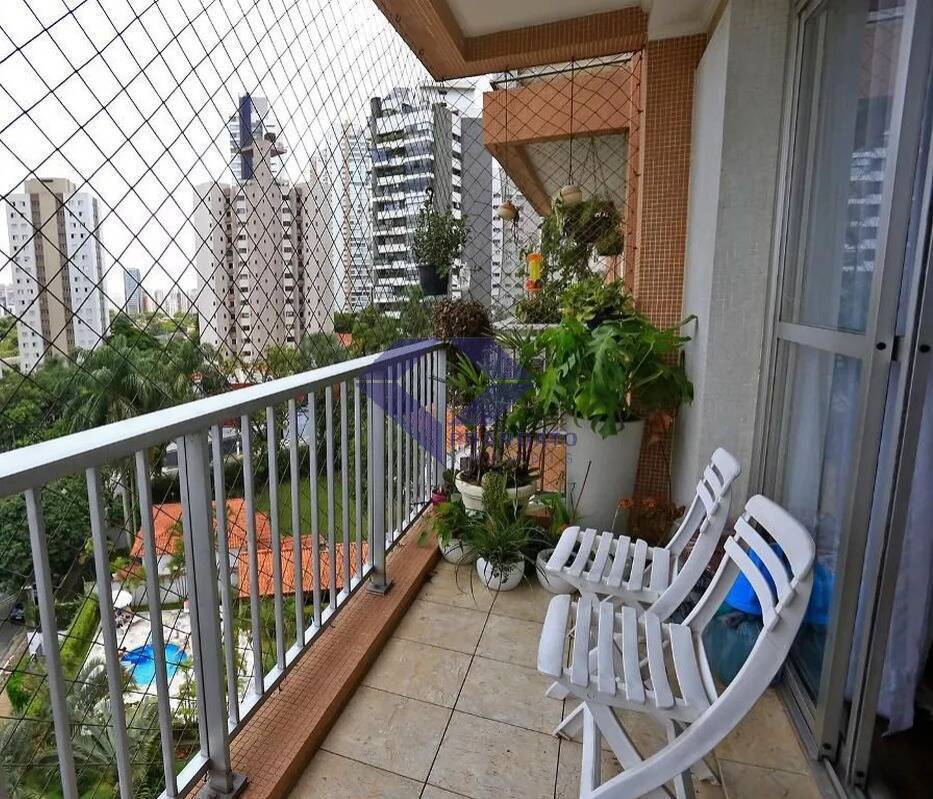 Apartamento à venda com 3 quartos, 130m² - Foto 2