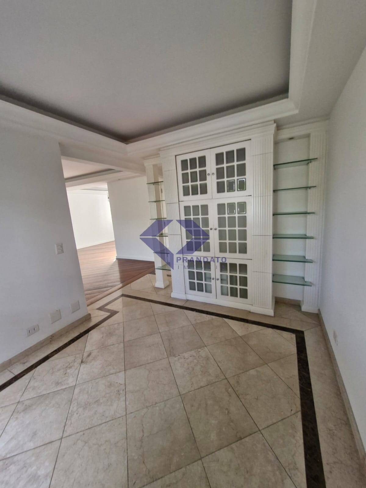 Apartamento à venda com 4 quartos, 186m² - Foto 8