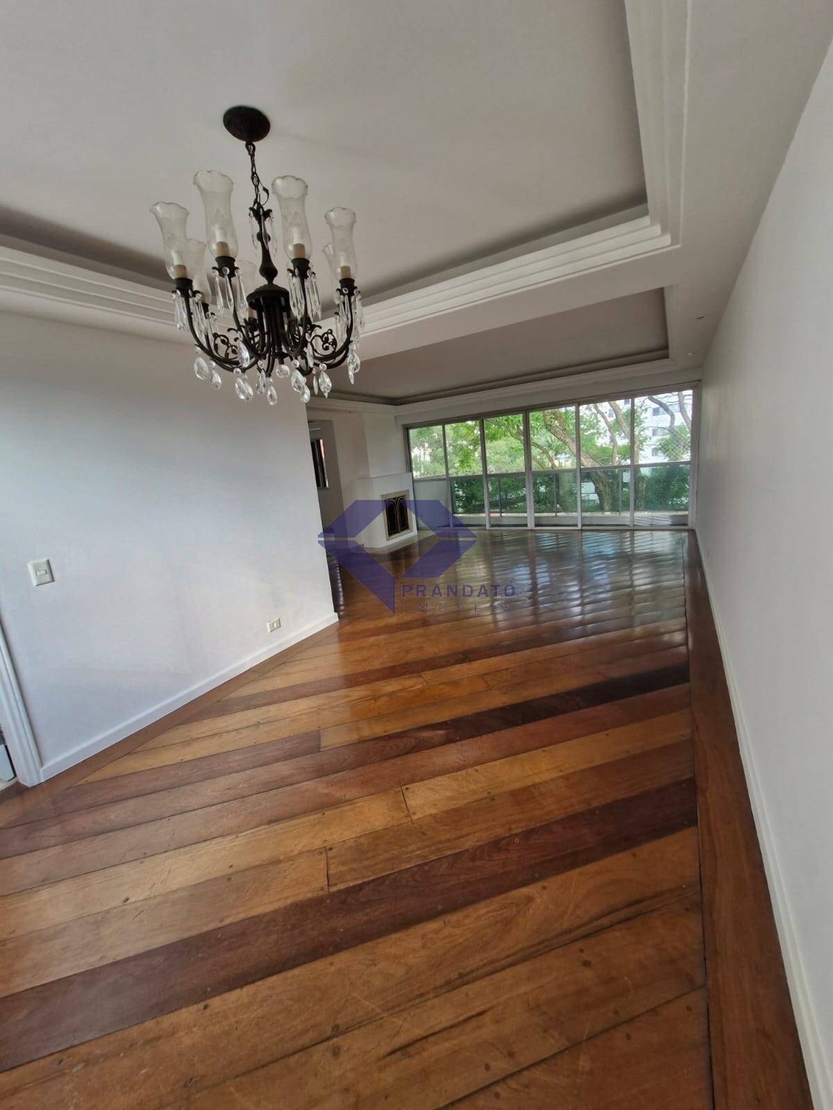 Apartamento à venda com 4 quartos, 186m² - Foto 1