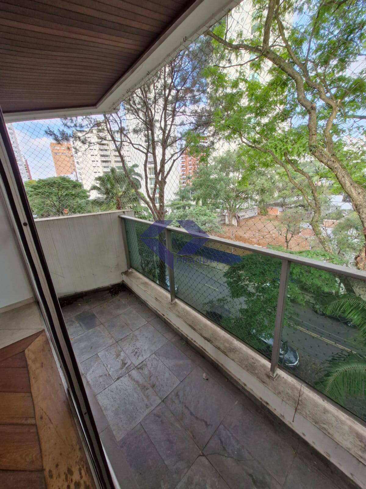 Apartamento à venda com 4 quartos, 186m² - Foto 2