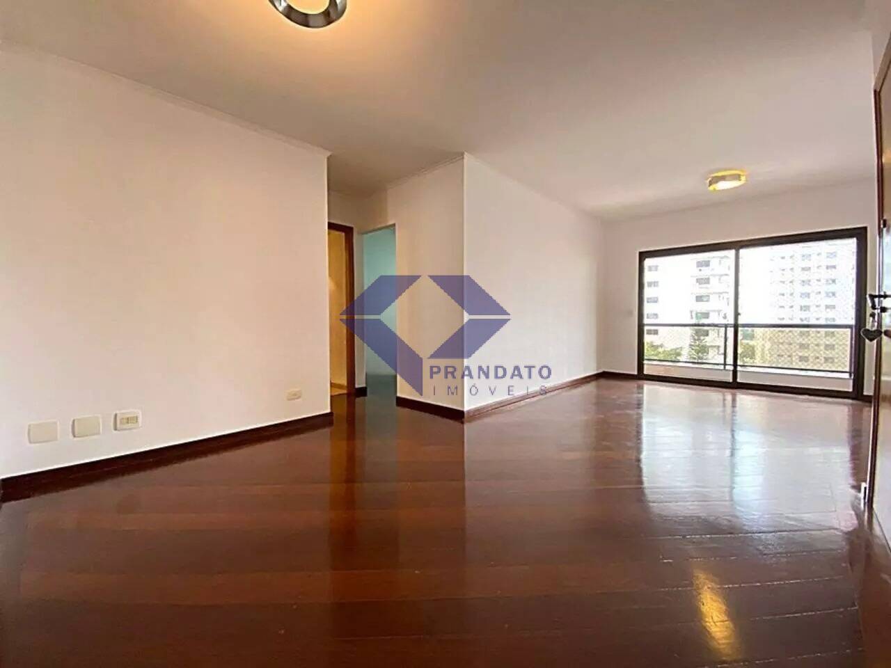 Apartamento à venda com 3 quartos, 110m² - Foto 1