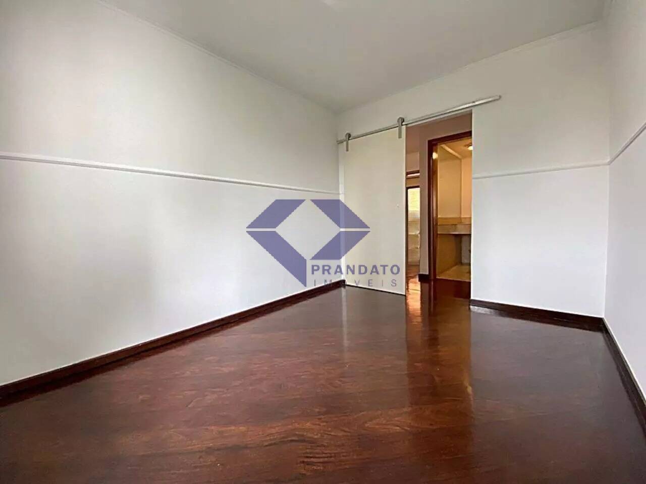 Apartamento à venda com 3 quartos, 110m² - Foto 8