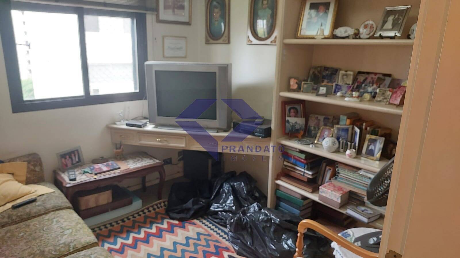 Apartamento à venda com 4 quartos, 198m² - Foto 15