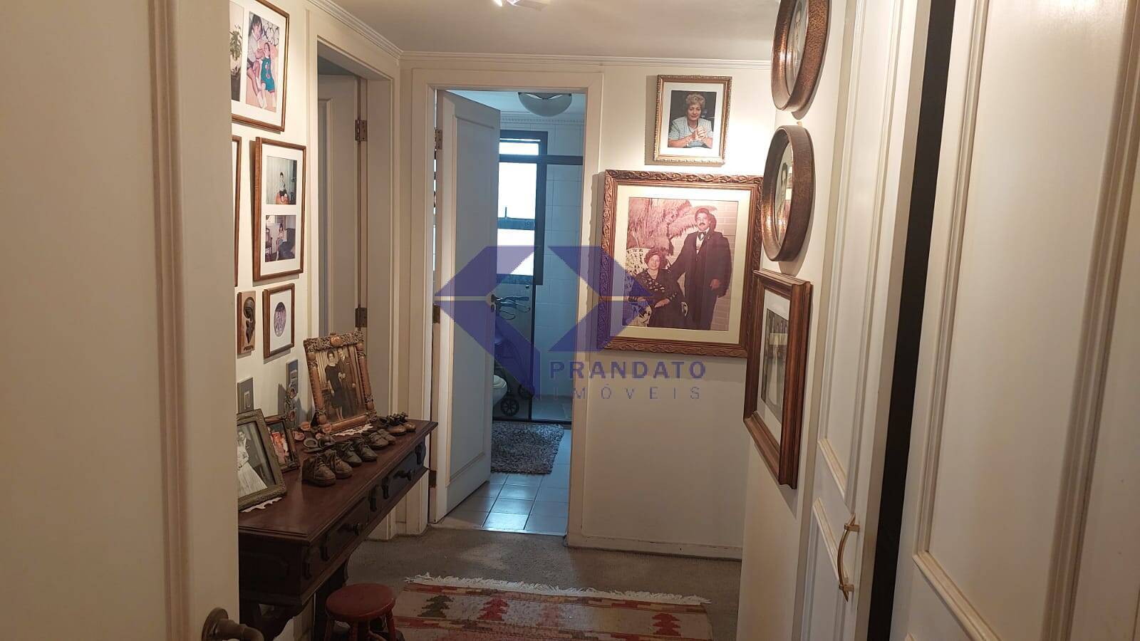 Apartamento à venda com 4 quartos, 198m² - Foto 4