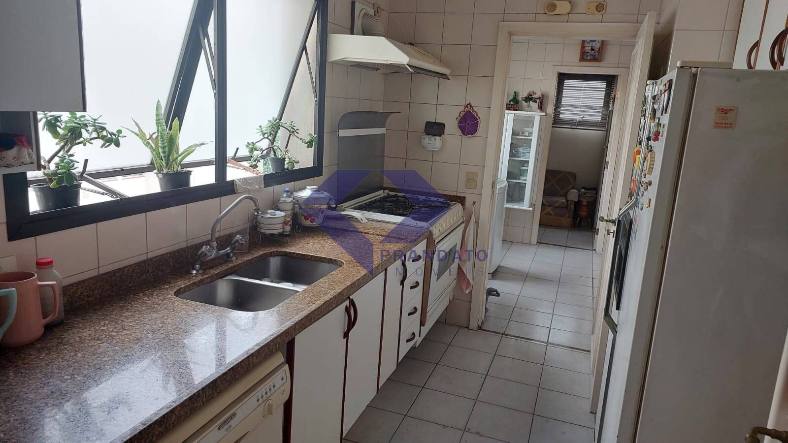 Apartamento à venda com 4 quartos, 198m² - Foto 6