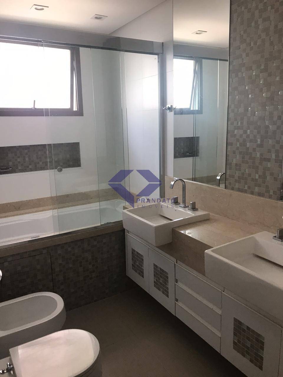 Apartamento para alugar com 3 quartos, 250m² - Foto 15