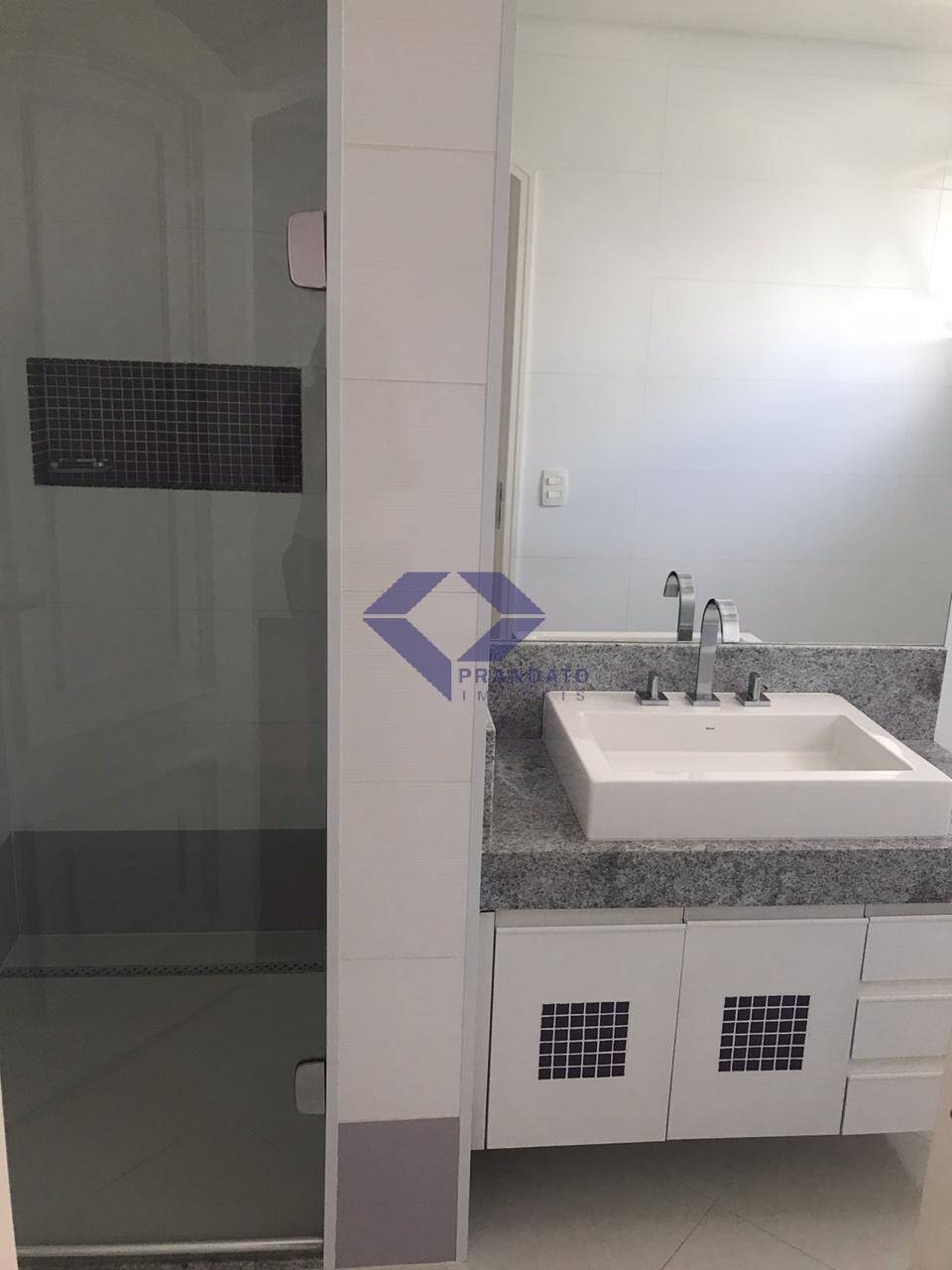 Apartamento para alugar com 3 quartos, 250m² - Foto 18