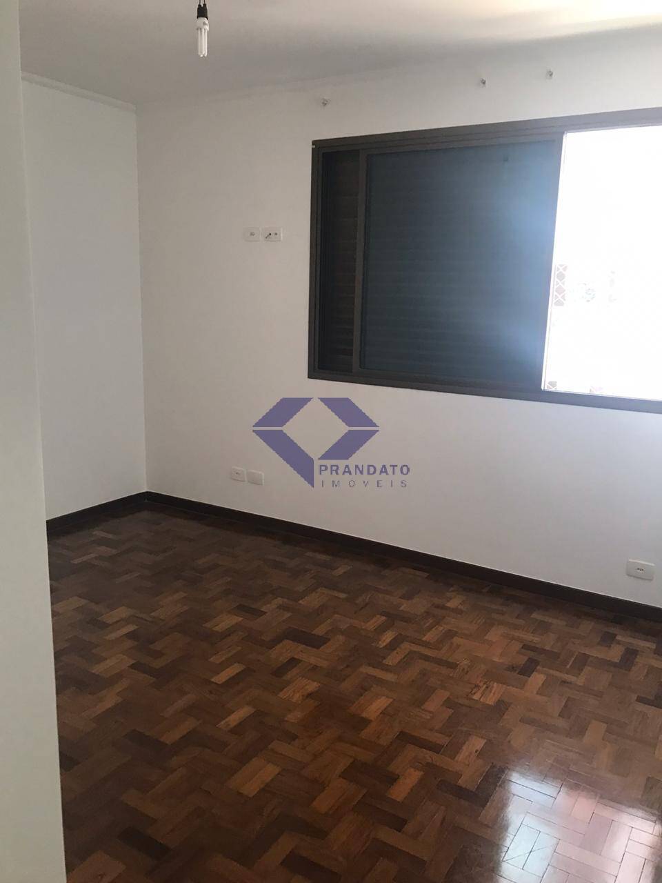 Apartamento para alugar com 3 quartos, 250m² - Foto 10