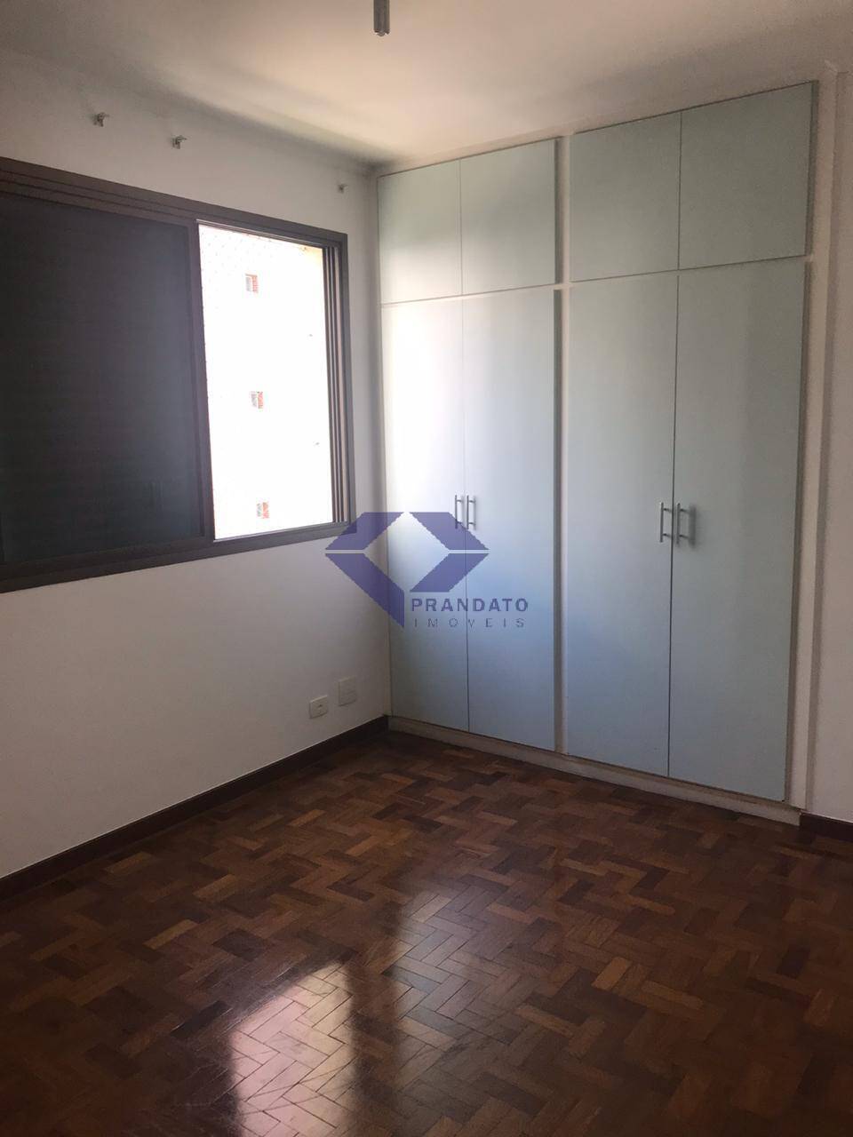 Apartamento para alugar com 3 quartos, 250m² - Foto 11