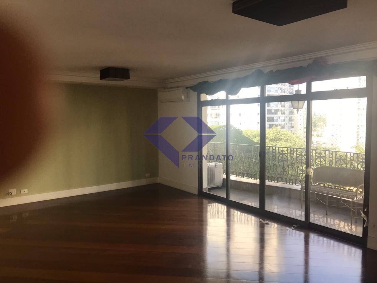 Apartamento para alugar com 3 quartos, 250m² - Foto 1