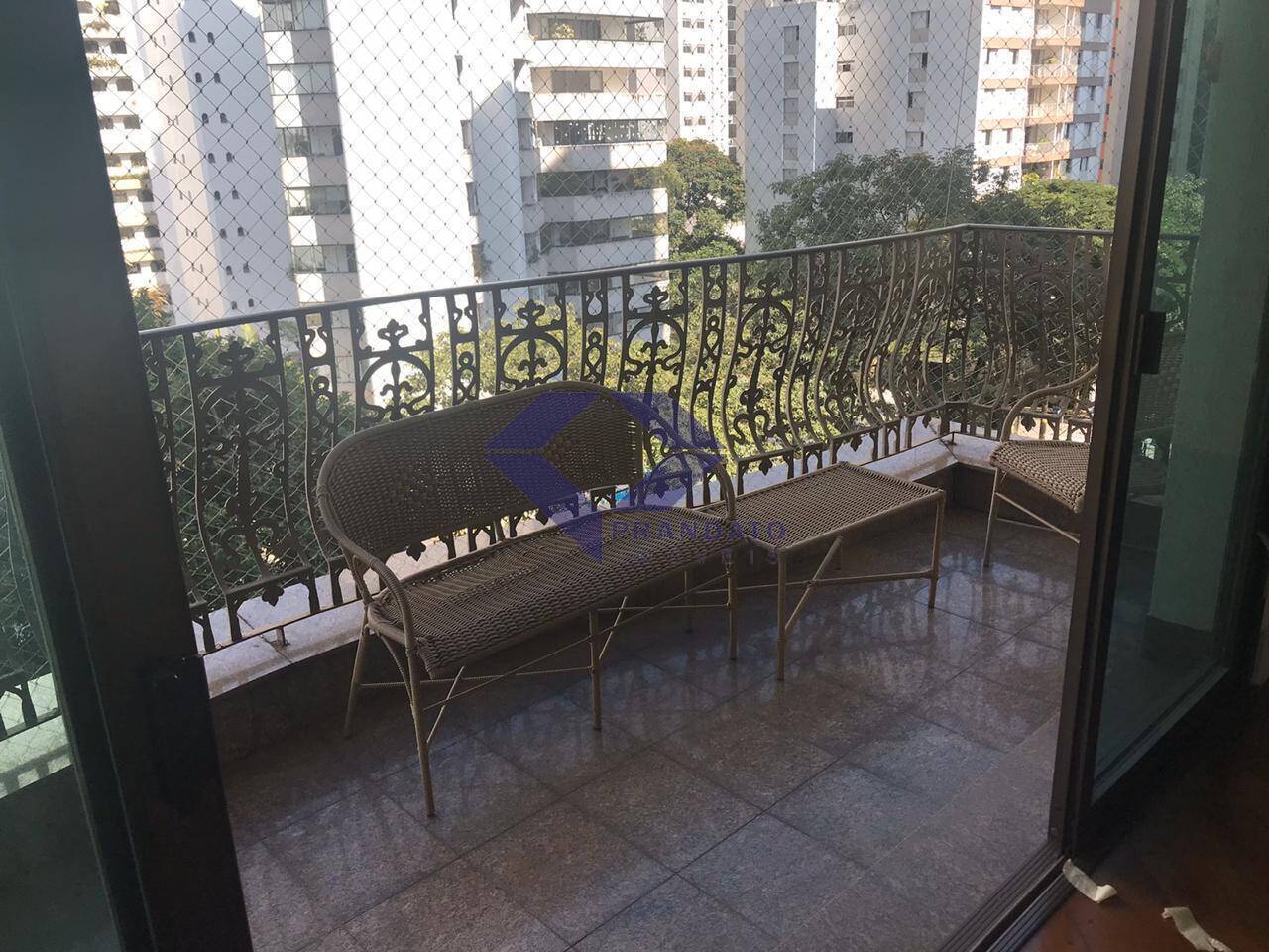 Apartamento para alugar com 3 quartos, 250m² - Foto 6