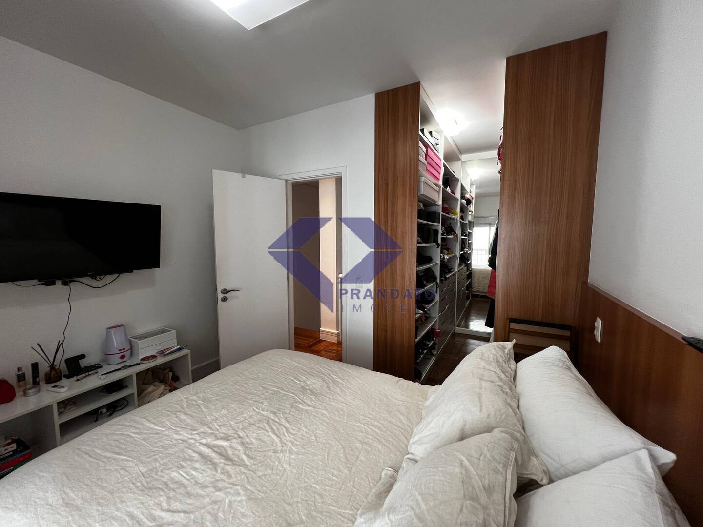 Apartamento para alugar com 2 quartos, 102m² - Foto 11