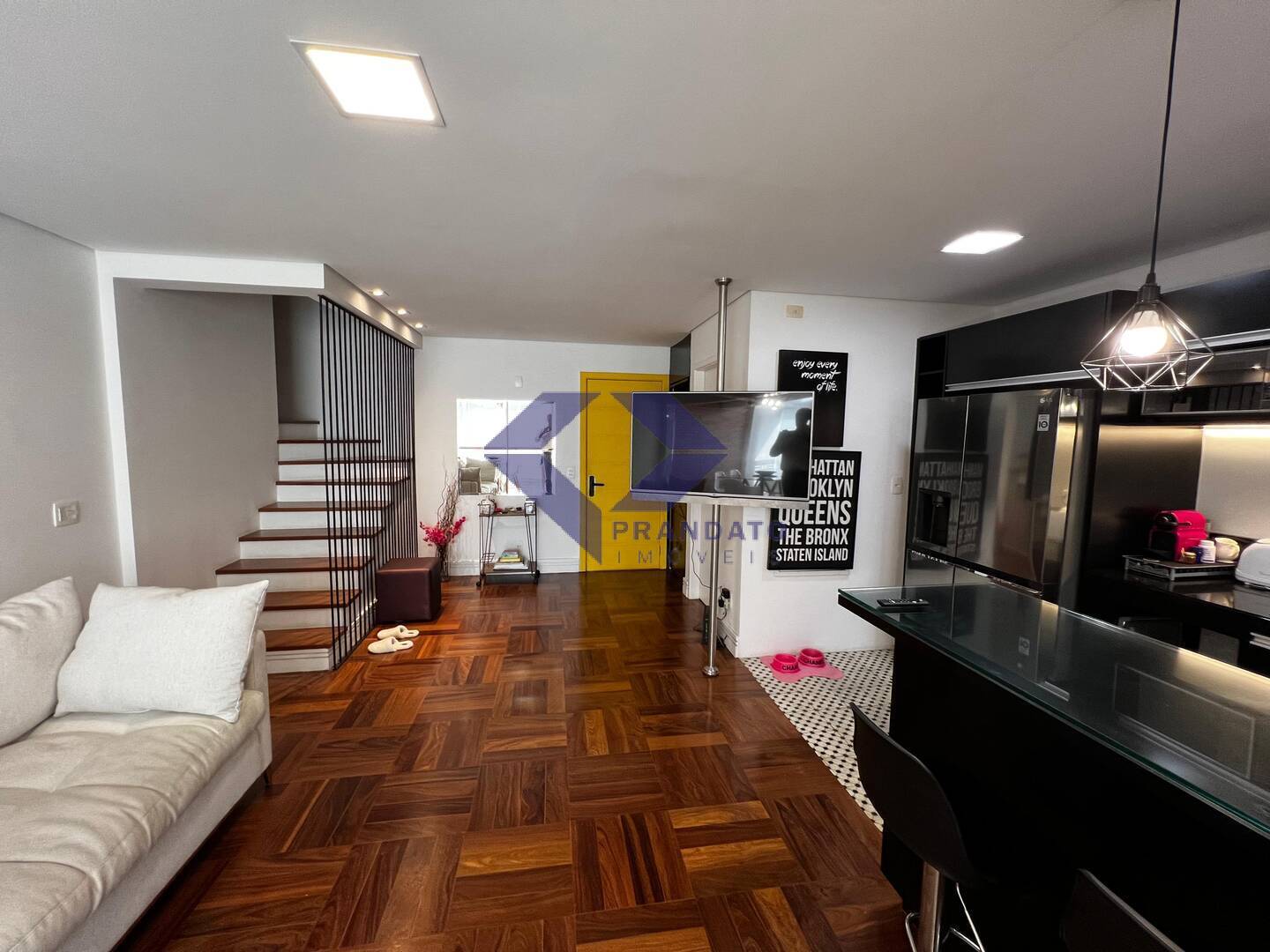 Apartamento para alugar com 2 quartos, 102m² - Foto 2