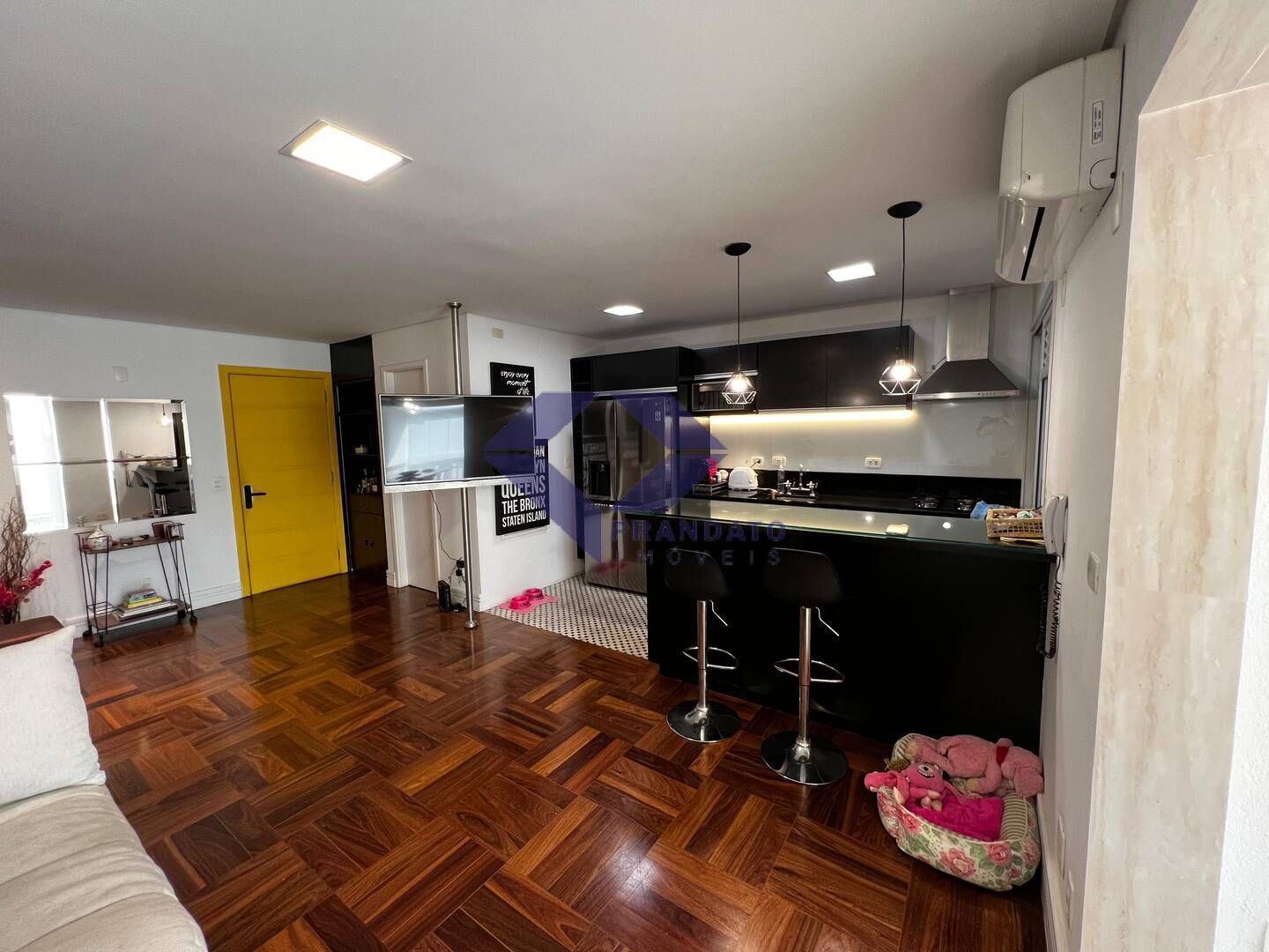 Apartamento para alugar com 2 quartos, 102m² - Foto 4