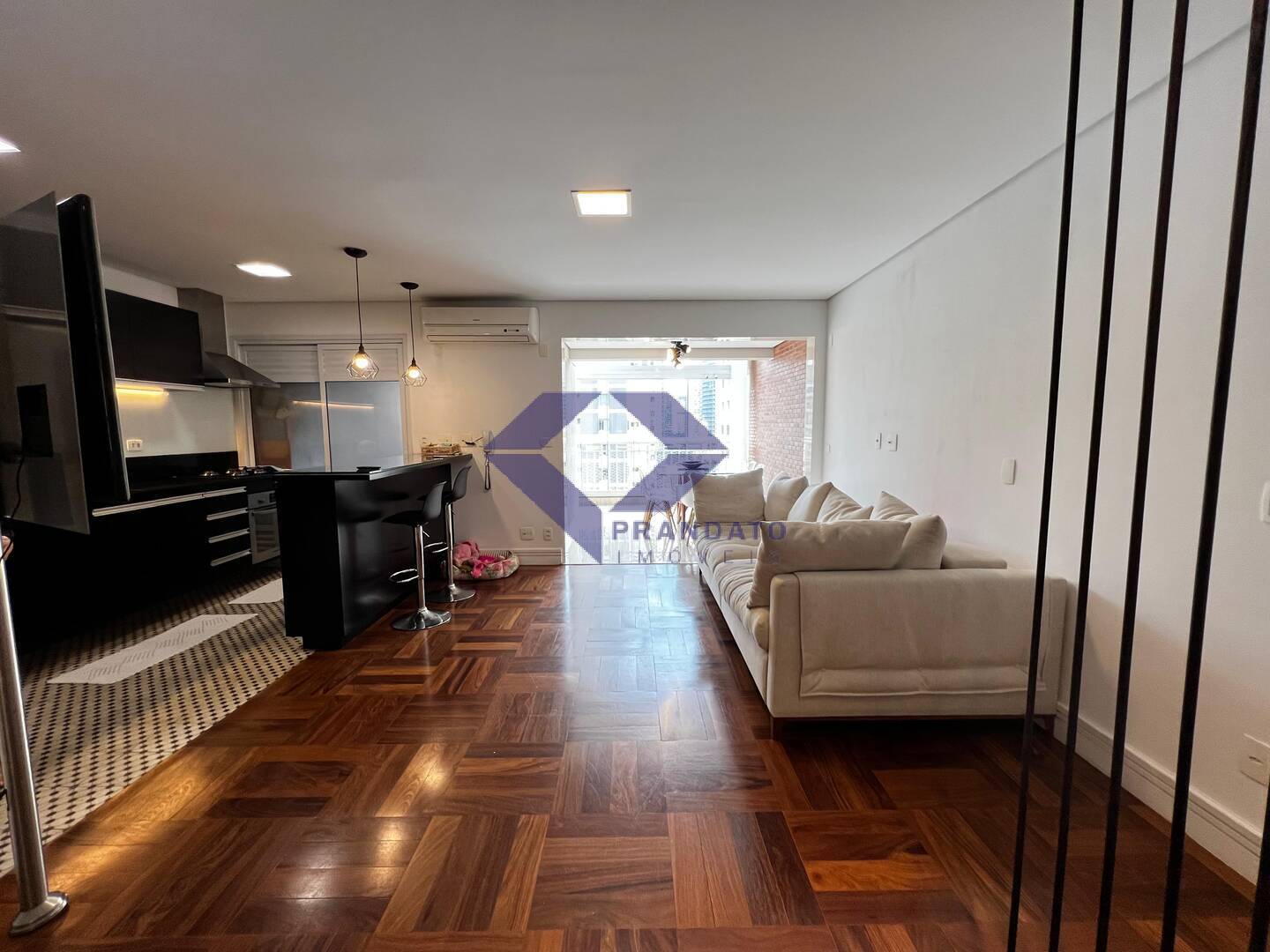 Apartamento para alugar com 2 quartos, 102m² - Foto 1