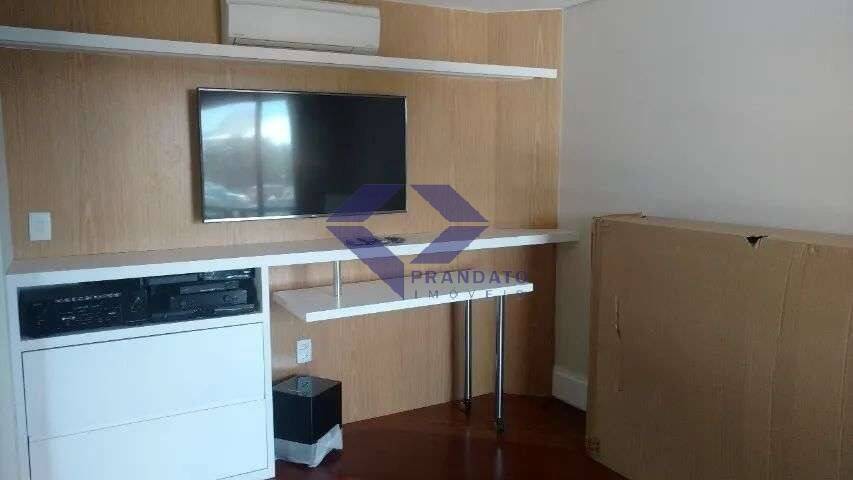 Apartamento para alugar com 4 quartos, 160m² - Foto 8