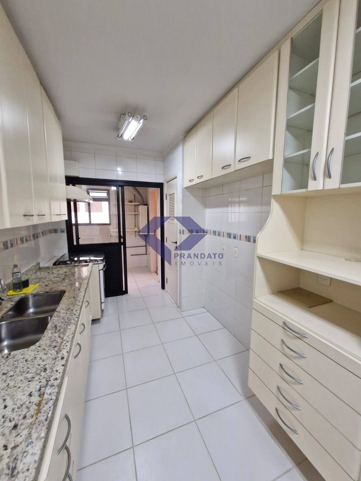 Apartamento à venda com 2 quartos, 105m² - Foto 17