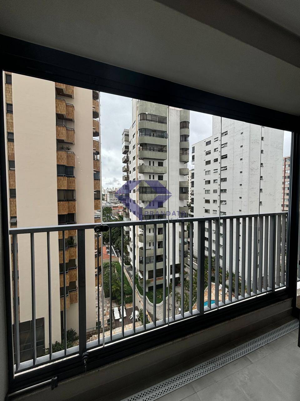 Apartamento para alugar com 2 quartos, 75m² - Foto 7