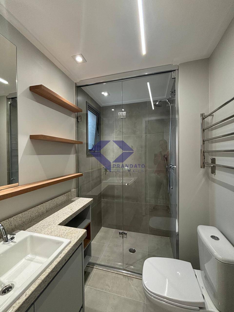 Apartamento para alugar com 2 quartos, 75m² - Foto 12