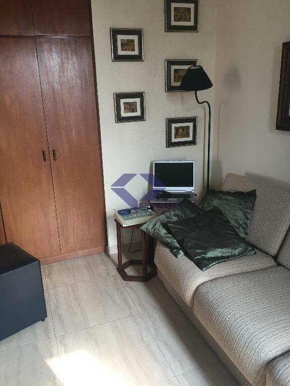 Apartamento à venda com 4 quartos, 210m² - Foto 4