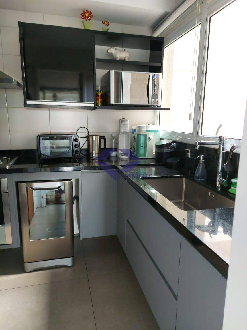 Apartamento para alugar com 3 quartos, 180m² - Foto 9