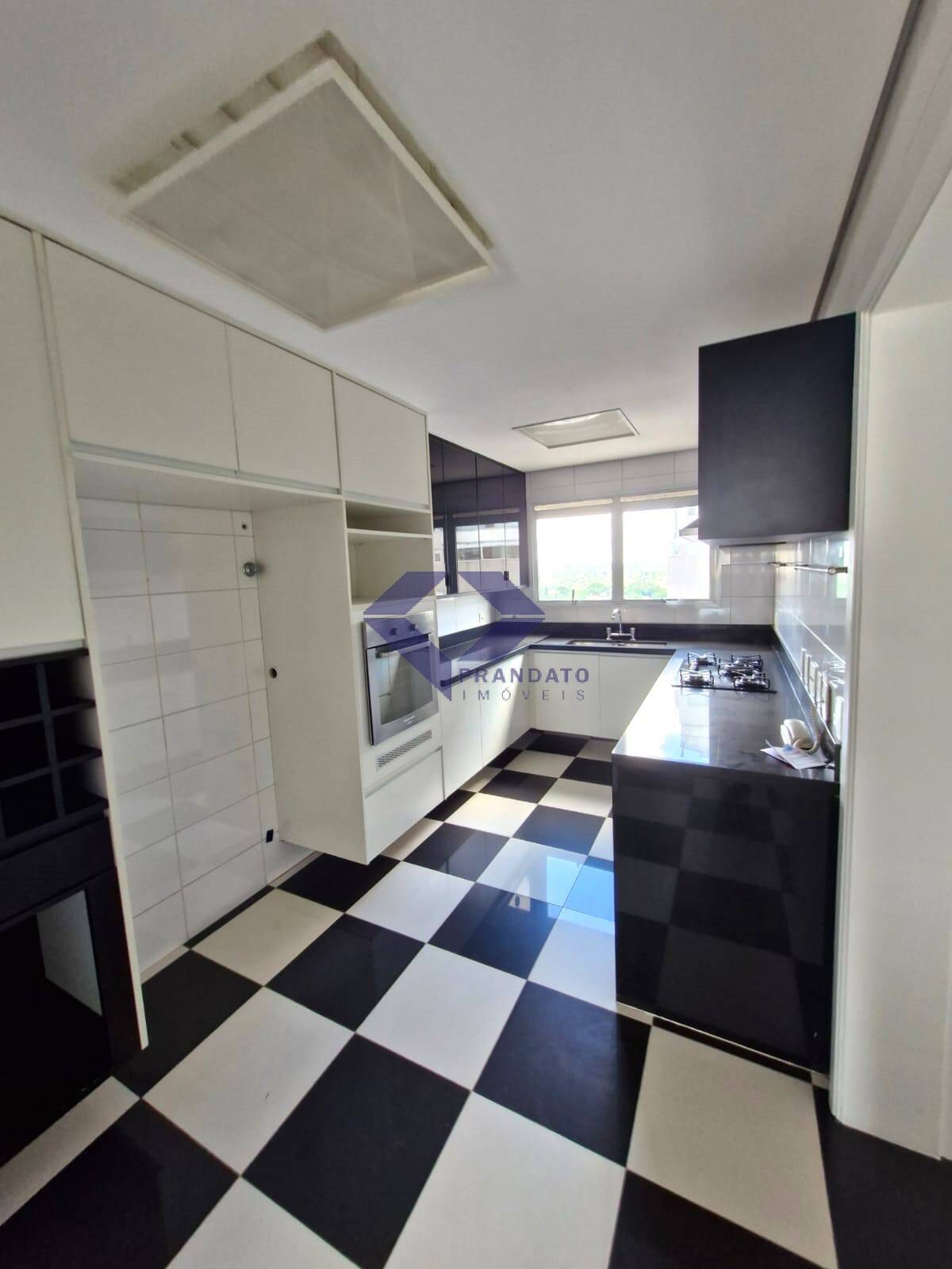 Apartamento à venda com 4 quartos, 223m² - Foto 21