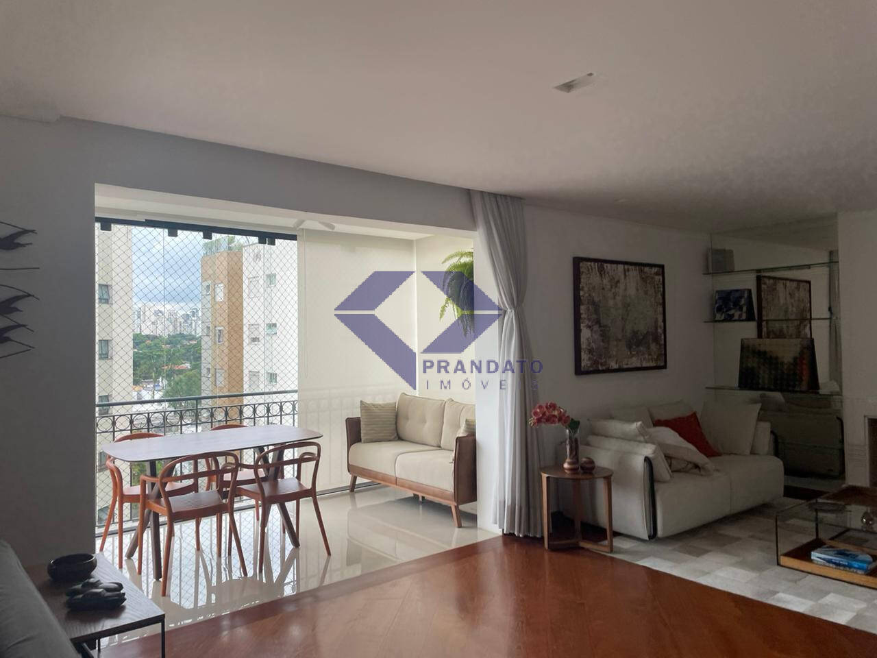 Apartamento à venda com 3 quartos, 220m² - Foto 1