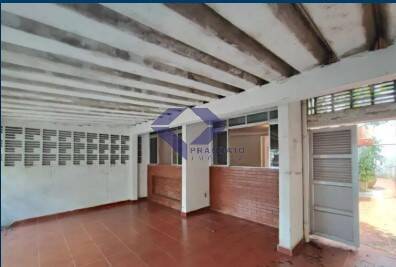 Casa à venda com 3 quartos, 182m² - Foto 1