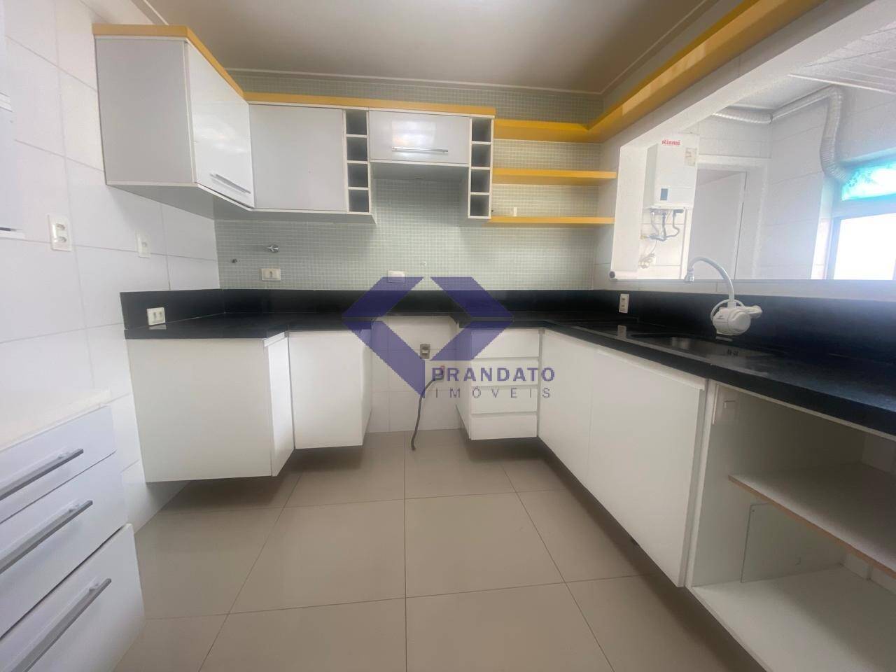 Apartamento à venda com 3 quartos, 140m² - Foto 4