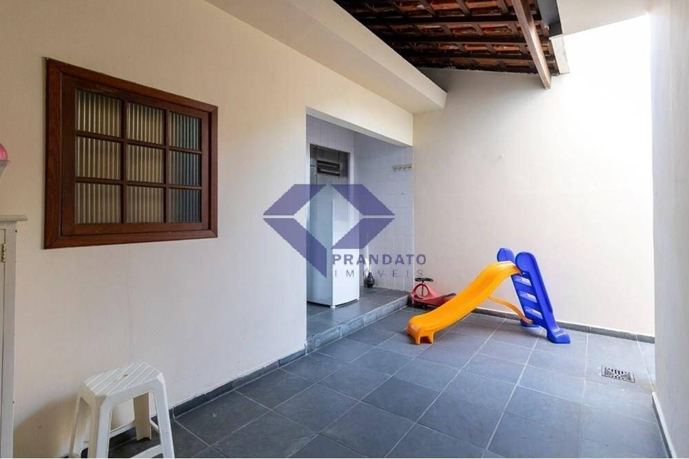 Casa à venda com 2 quartos, 150m² - Foto 14