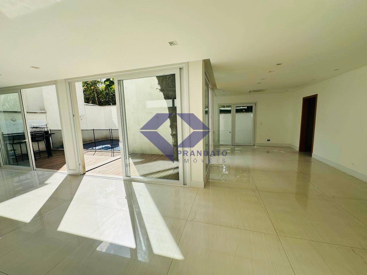 Casa à venda com 4 quartos, 365m² - Foto 4